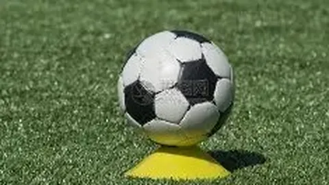 《基耶萨2024：利物浦新星闪耀，意大利足球迎来他的全盛时代》