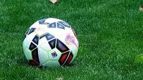 《约罗坚定立场，勇敢拒皇马诱惑；曼联力挺正能量，只为球队辉煌未来》