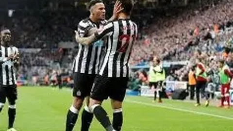 6日晨，海港豪杰挥帆新加坡，颜骏凌徐新喜获新山之旅纪念战袍！