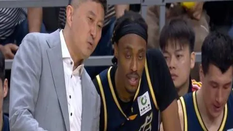 英格兰队迎来丹-伯恩闪耀加盟，周五首秀亮相，周日决赛展现实力